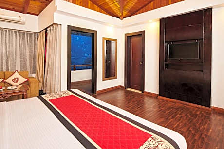 Valley View Privilege Suite with Balcony