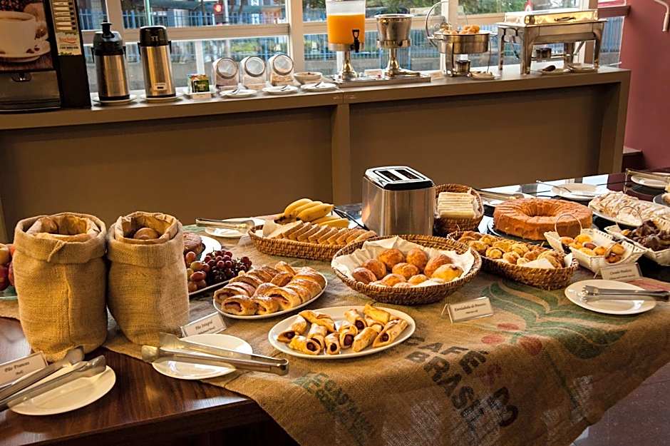 Tryp by Wyndham Varginha Cafe Royal