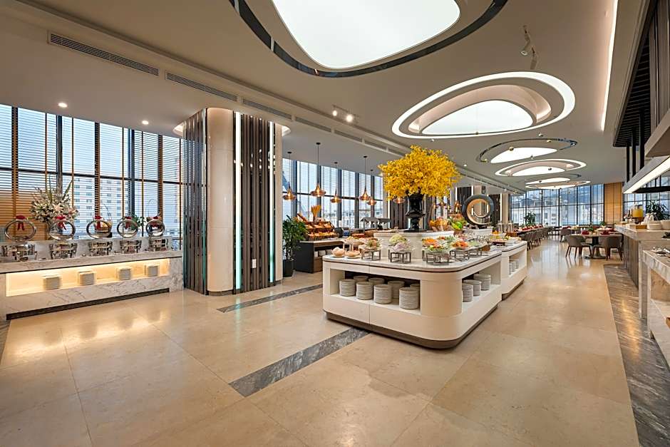 DeLaSea Ha Long Hotel - Modern Bayview Escape 