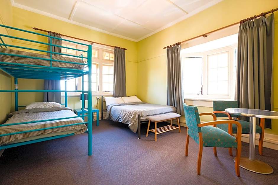 Newcastle Beach YHA Hostel