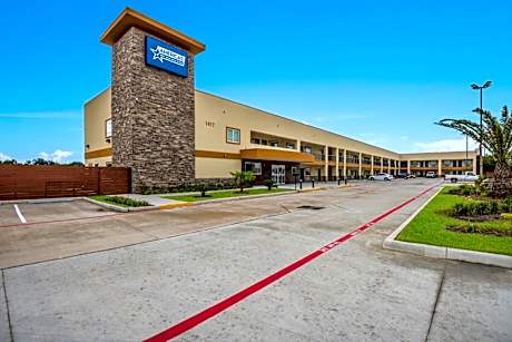 Americas Best Value Inn & Suites Houston at Hwy 6