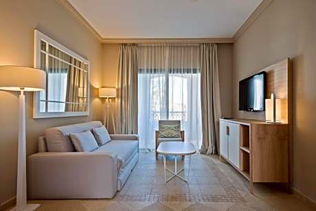 Suite Junior (2 adults + 2 kids)
