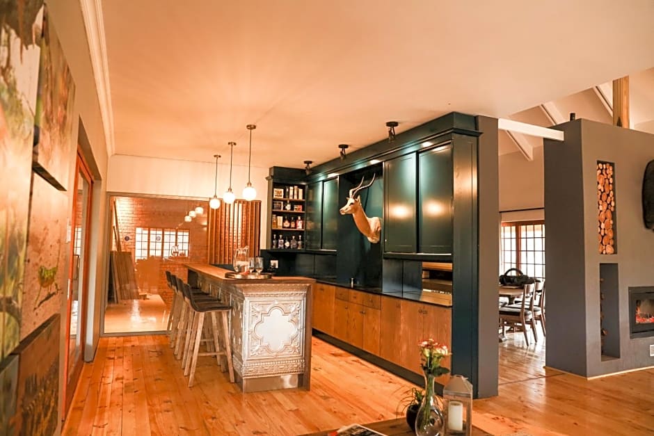 Royal Karoo Safari Lodge