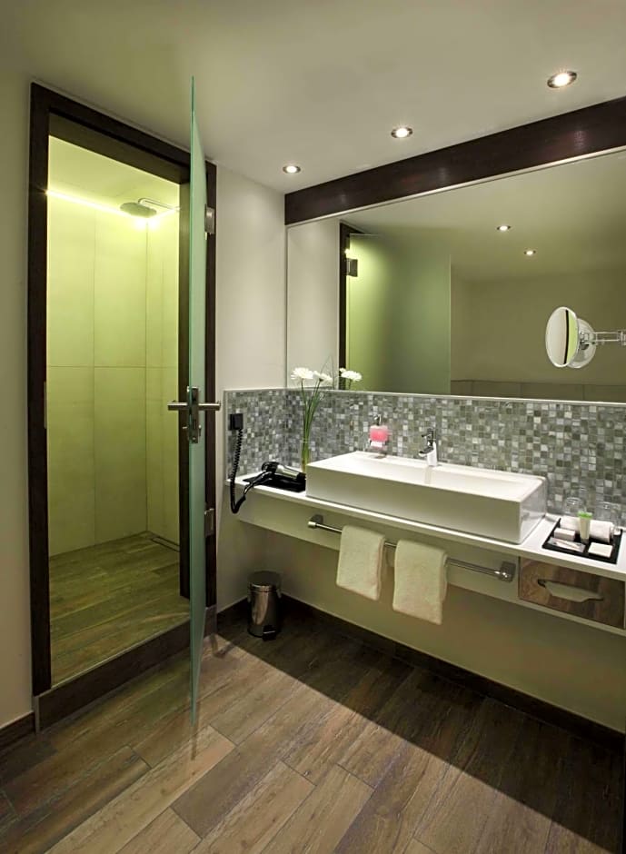 Lindner Hotel Cologne City Plaza, part of JdV by Hyatt
