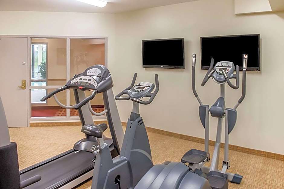 Quality Inn & Suites Hawkesbury