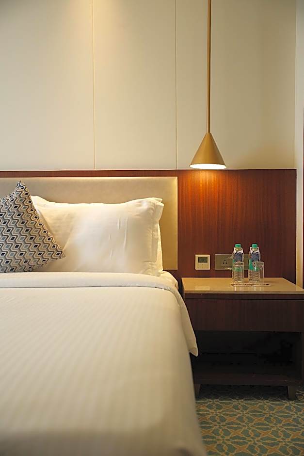 The Sara Hotel