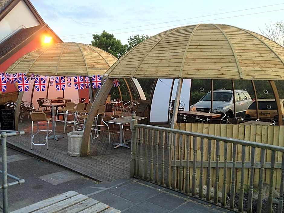 Three Horseshoes Country Inn