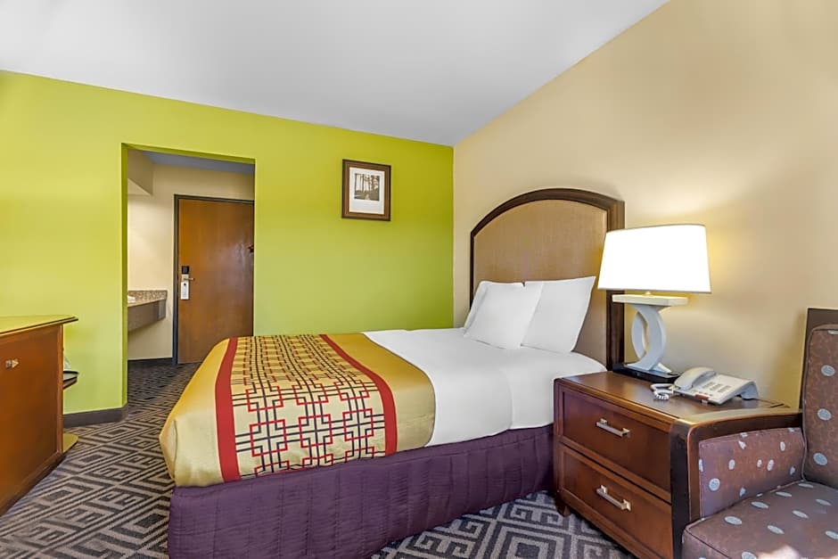 Travel Inn and Suites