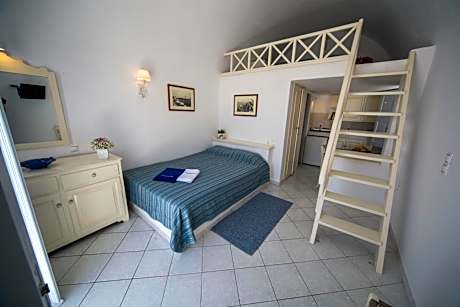 Studio - Split Level