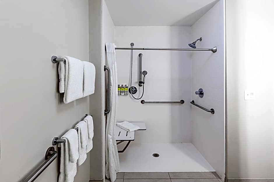 Holiday Inn Express and Suites Purcell By IHG