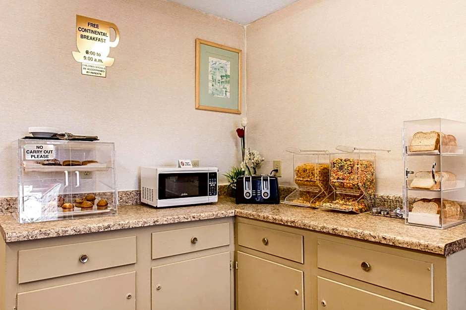 Econo Lodge Holland - Toledo