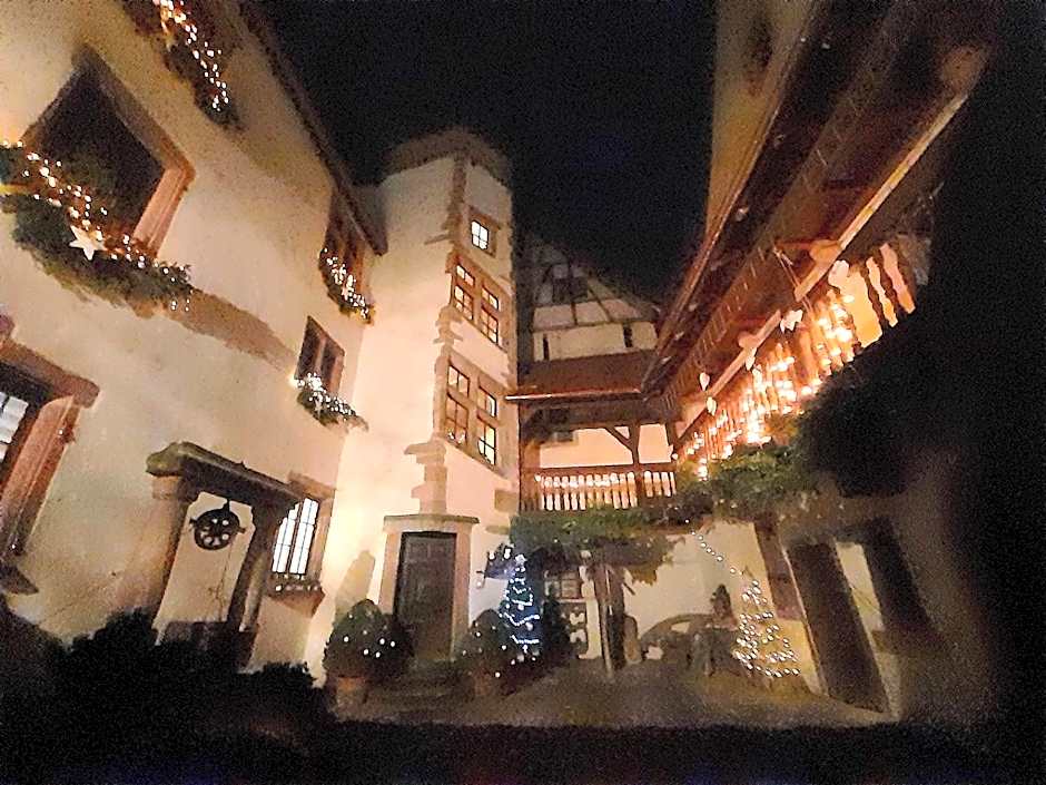 ADRIHOF à Riquewihr, Cour de l'Abbaye d'Autrey