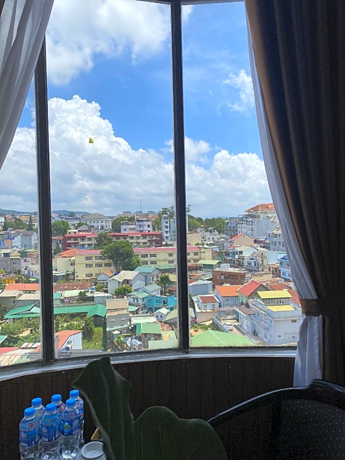 Chill House Dalat Hotel 