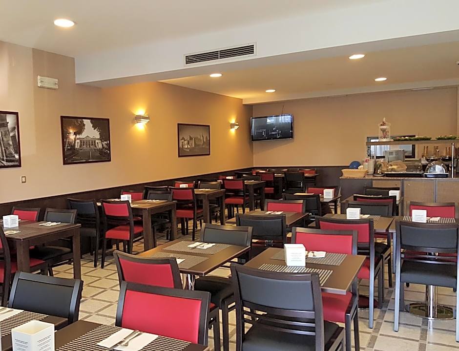 Hotel Feira Pedra Bela