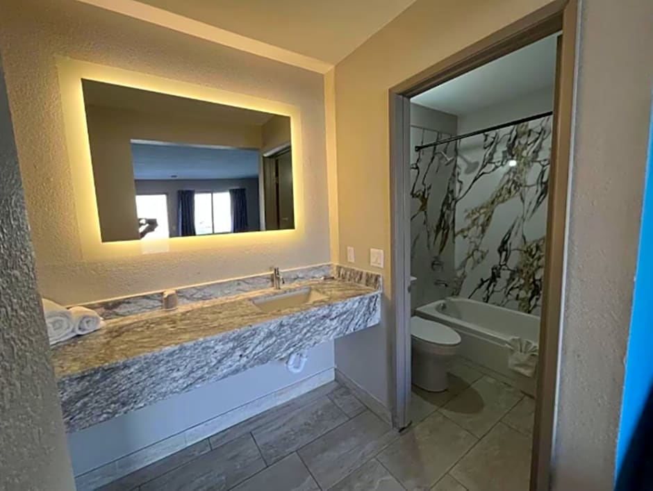 Days Inn by Wyndham El Paso Airport East