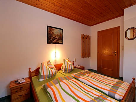 Serene Cottage in Neukirchen am Grossvenediger