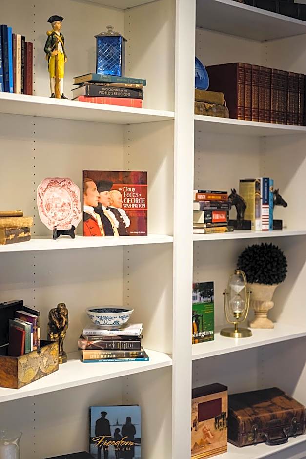 The Mount Vernon Grand Hotel