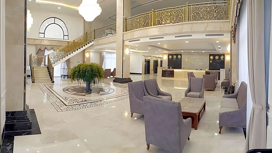 Duc Huy Grand Hotel and Spa