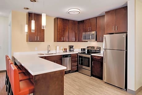 Studio, Multiple Beds (2 Queen Beds and 1 Double Sofa Bed)