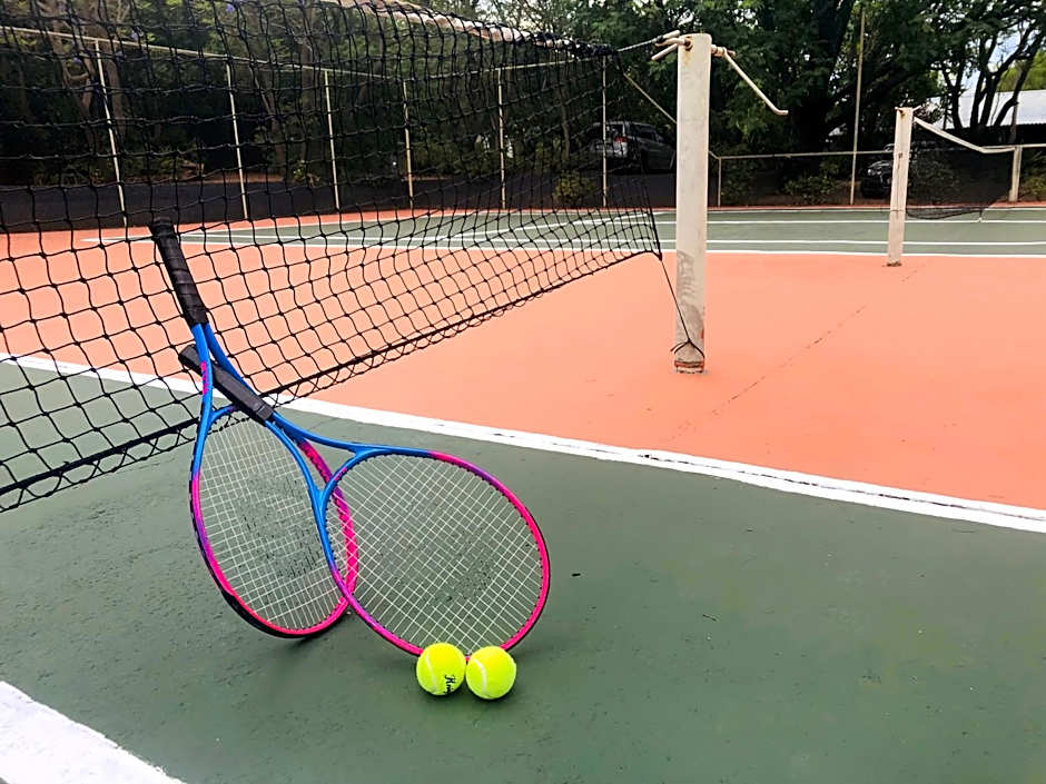 Shangri-La Country Hotel & Spa