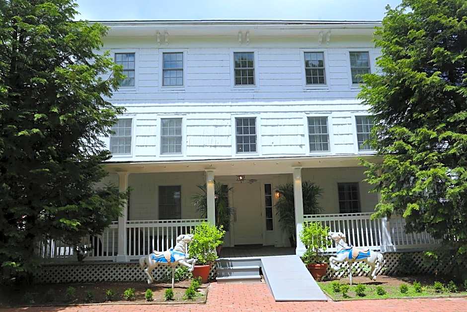 Harpoon House