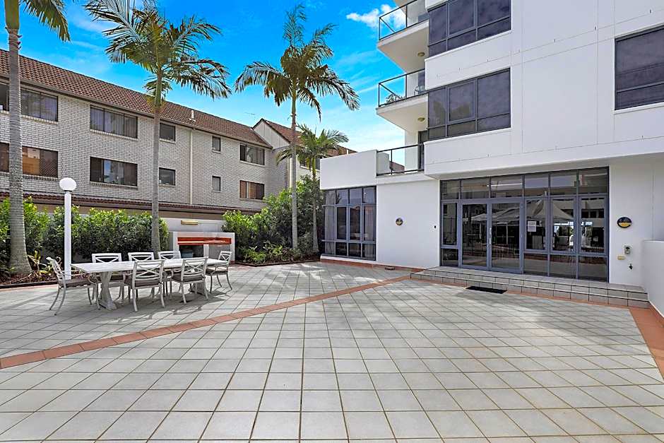 Aqualine Apartments On The Broadwater