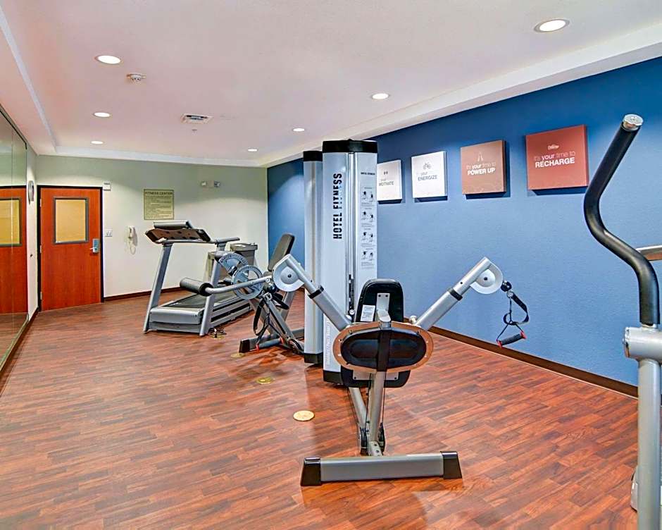 Quality Suites Near Cedar Creek Lake