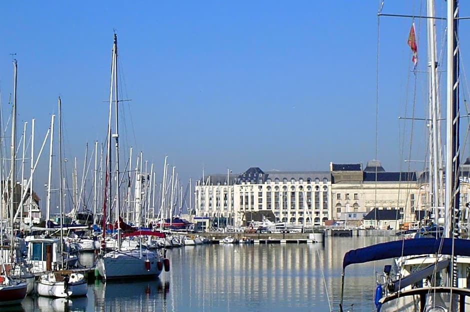 SOWELL HOTELS Le Beach