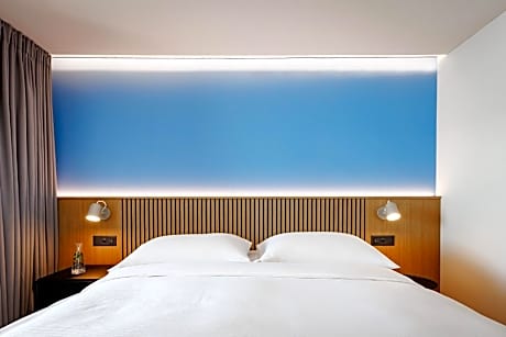 Deluxe Double Room with Lake View