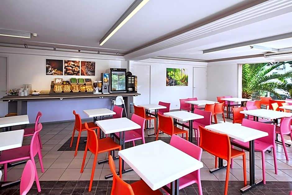 Hôtel Formules Club 2