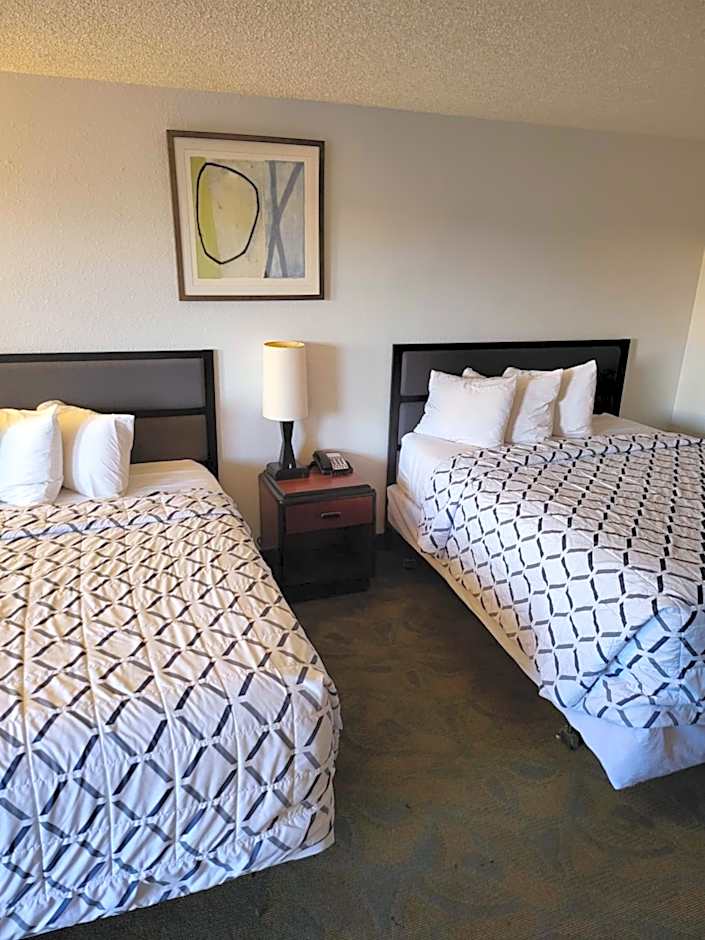 Smokey Point Motor Inn