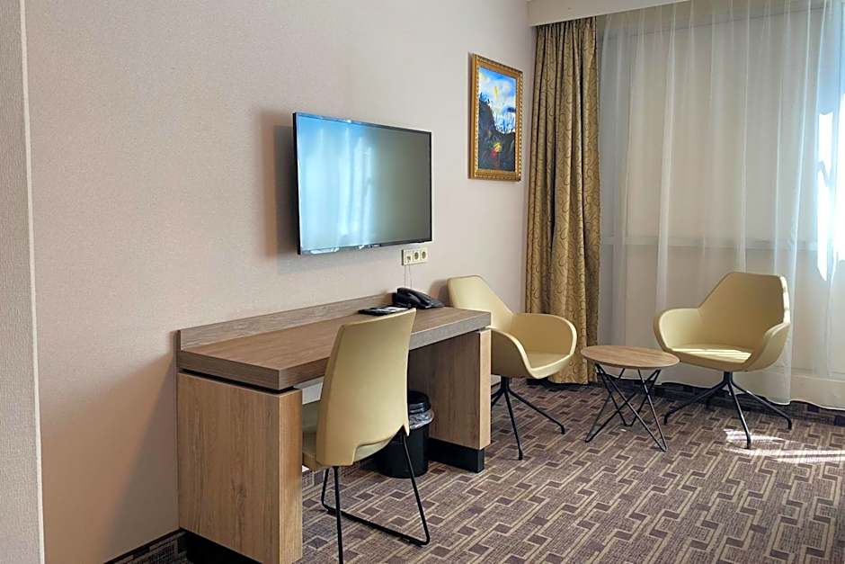 XO Hotels Blue Square