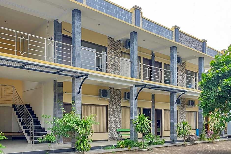 Bromo 22 Homestay Syariah near Terminal Bayuangga Probolinggo Mitra RedDoorz