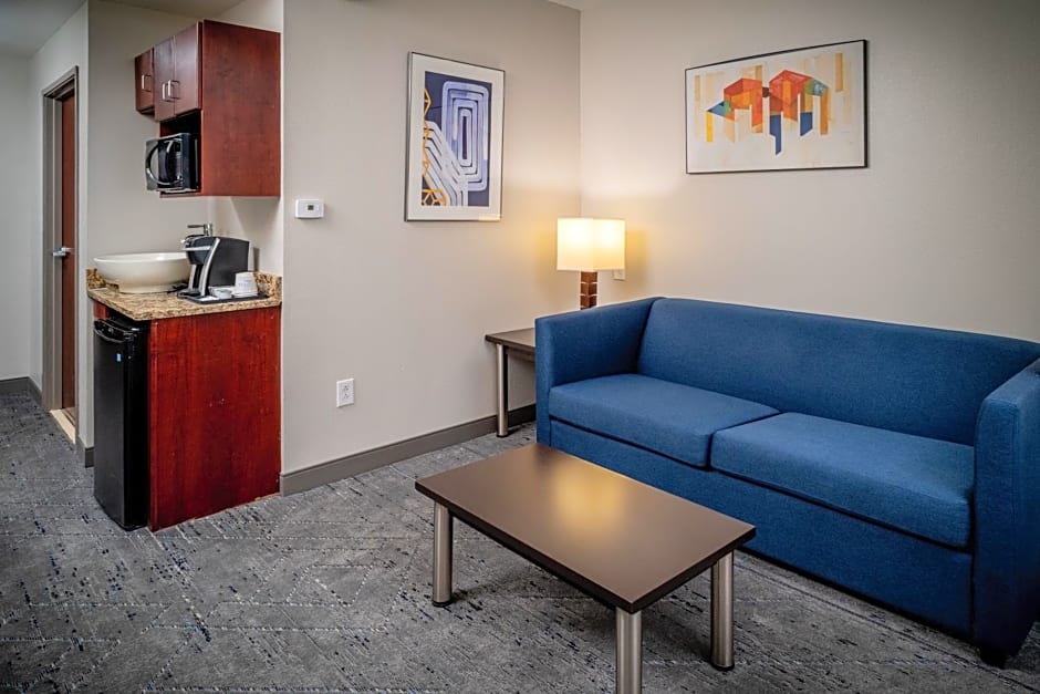 Holiday Inn Express & Suites Cross Lanes By IHG