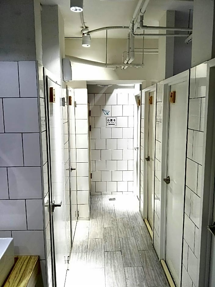 Paper Plane Hostel