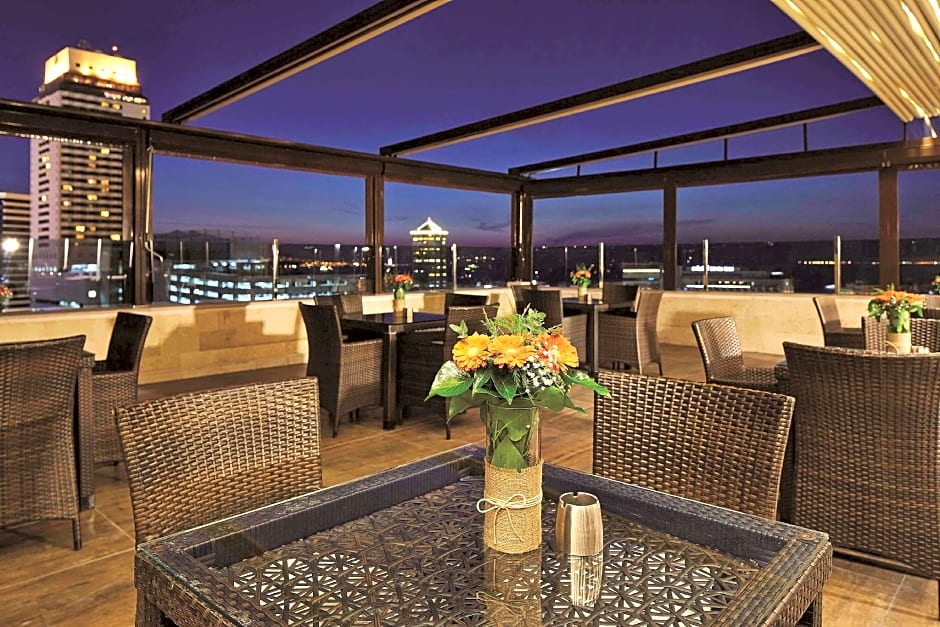 DoubleTree By Hilton Hotel Izmir - Alsancak