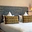 Oasis lodges