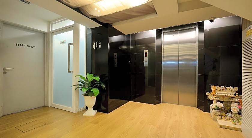 De Lux Bangkok Hotel