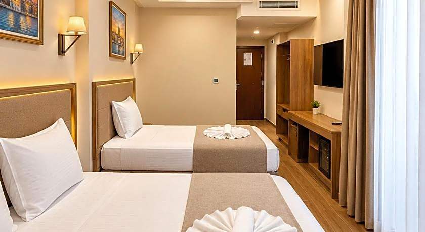 HOTEL REAL LİFE