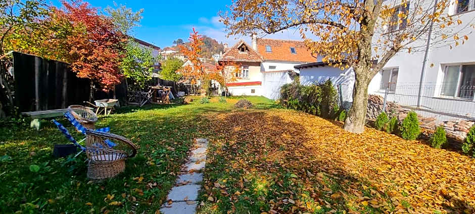 Happy Mood Apartments