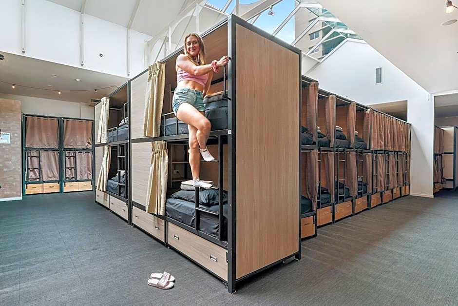 Tequila Sunrise Hostel Surfers Paradise