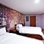 Happy Q Motel