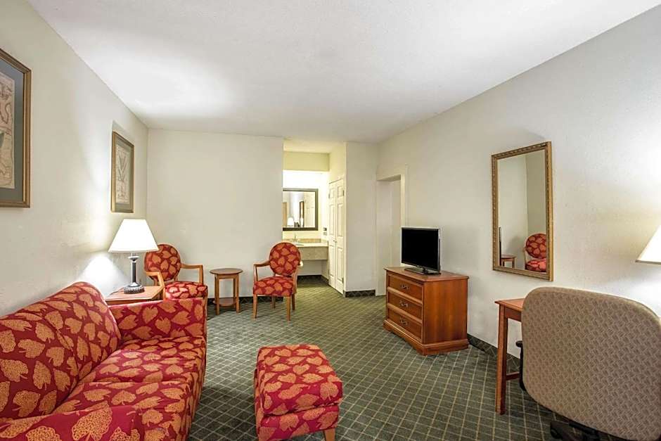 Clarion Inn & Suites Aiken South