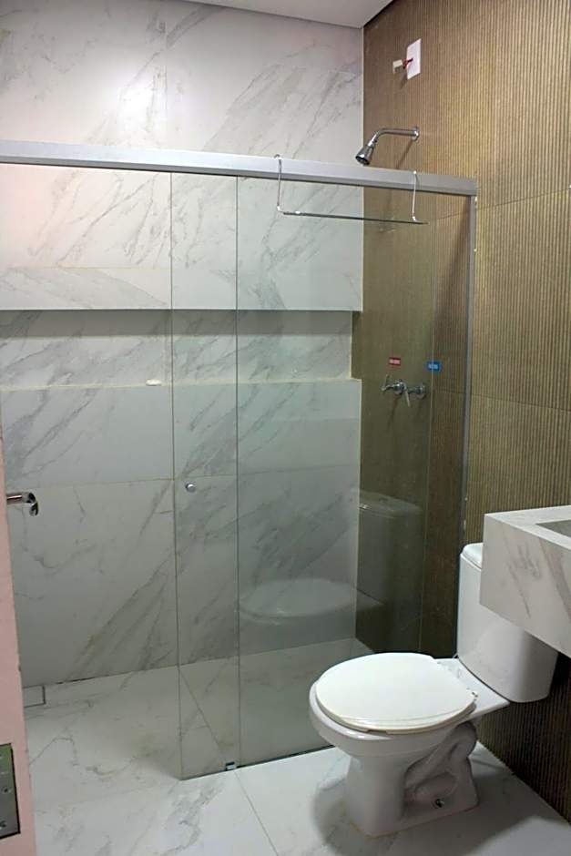 Casa na fazenda inteira ou quartos individuais no Hostel Recanto da Felicidade Paraopeba