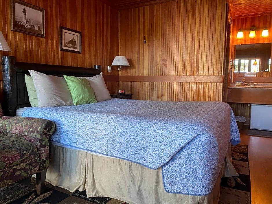 Whistling Winds Motel