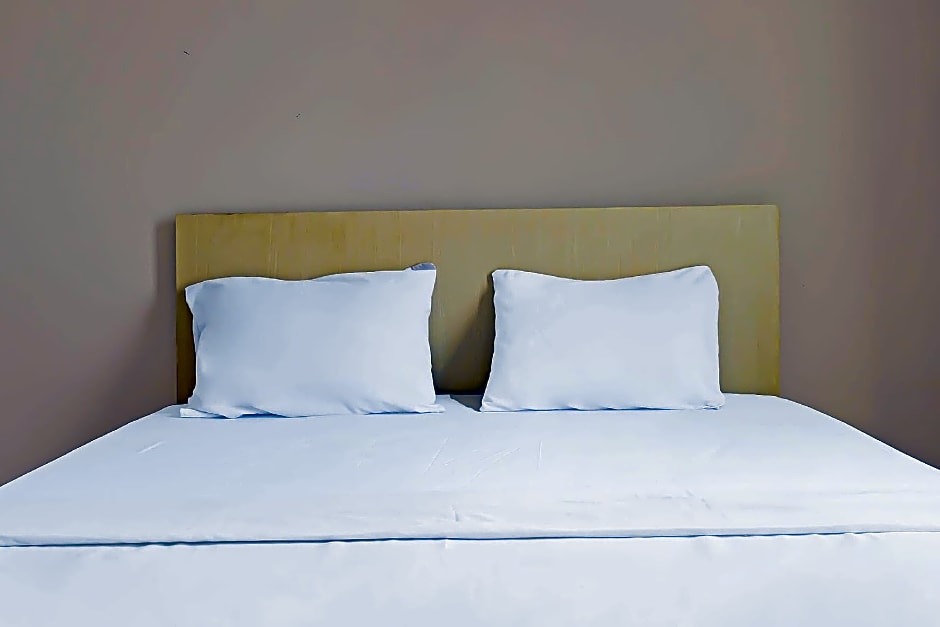 OYO Life 92720 Mekarwangi Guest House