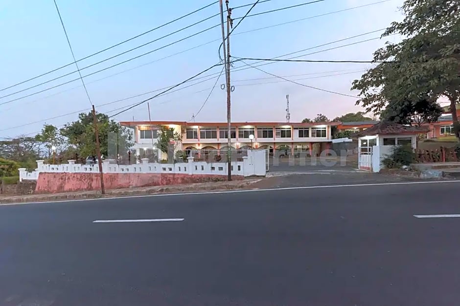 Hotel Linggarjati near Natural Park TWA Linggarjati