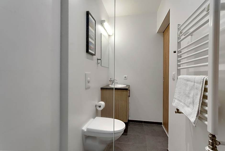 Blue Mountain Apartments by Heimaleiga