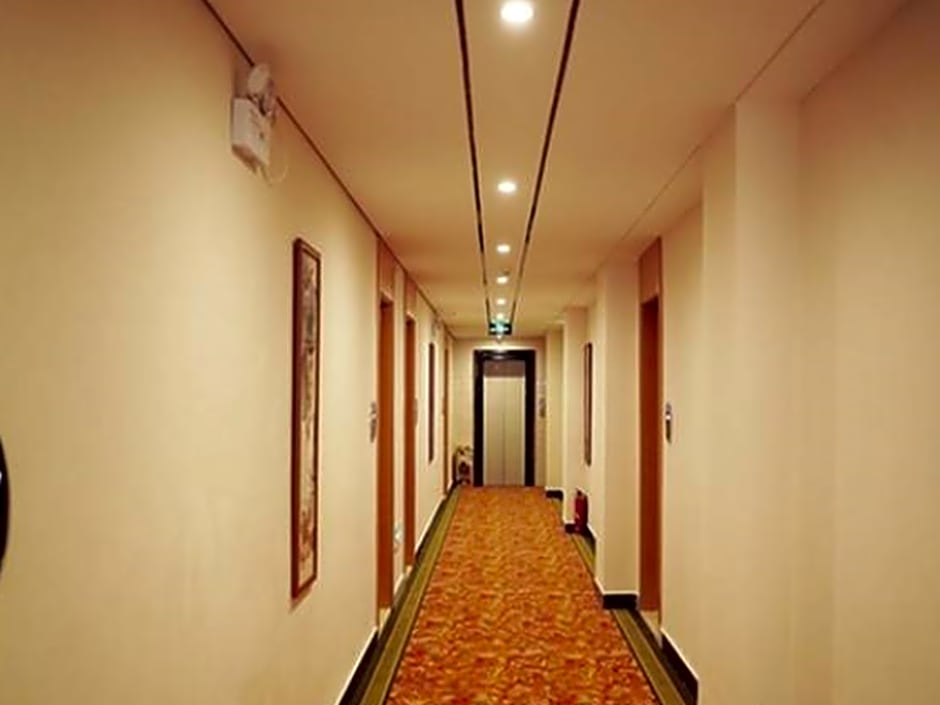 GreenTree Inn HePu Huanzhu South Road Transit Center Express Hotel