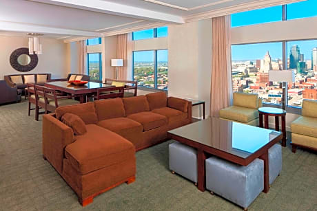 Luxury Suite, Club level, 1 Bedroom Presidential Suite